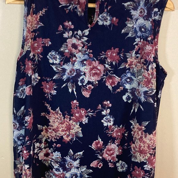 REDUCED PRICE! #139 Kim and Cami Sleeveless Top, Large - Picture 2 of 2